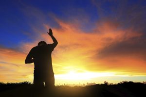 How To Praise And Worship God In Prayer 
